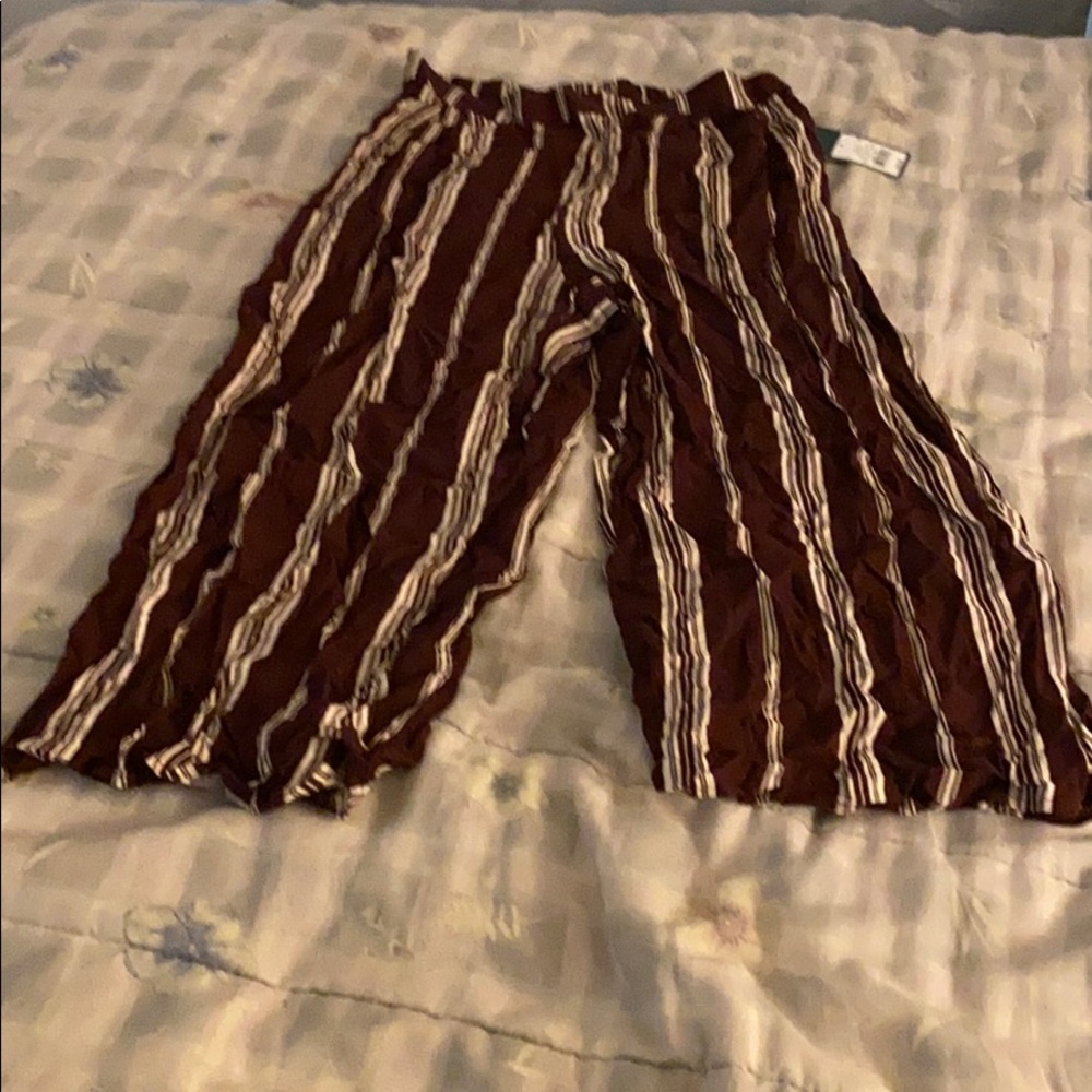 Wide leg Capri pants